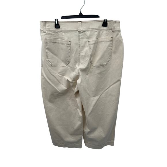 LANE BRYANT Wide Leg Crop Pants in Ivory // 14 - Picture 6 of 9